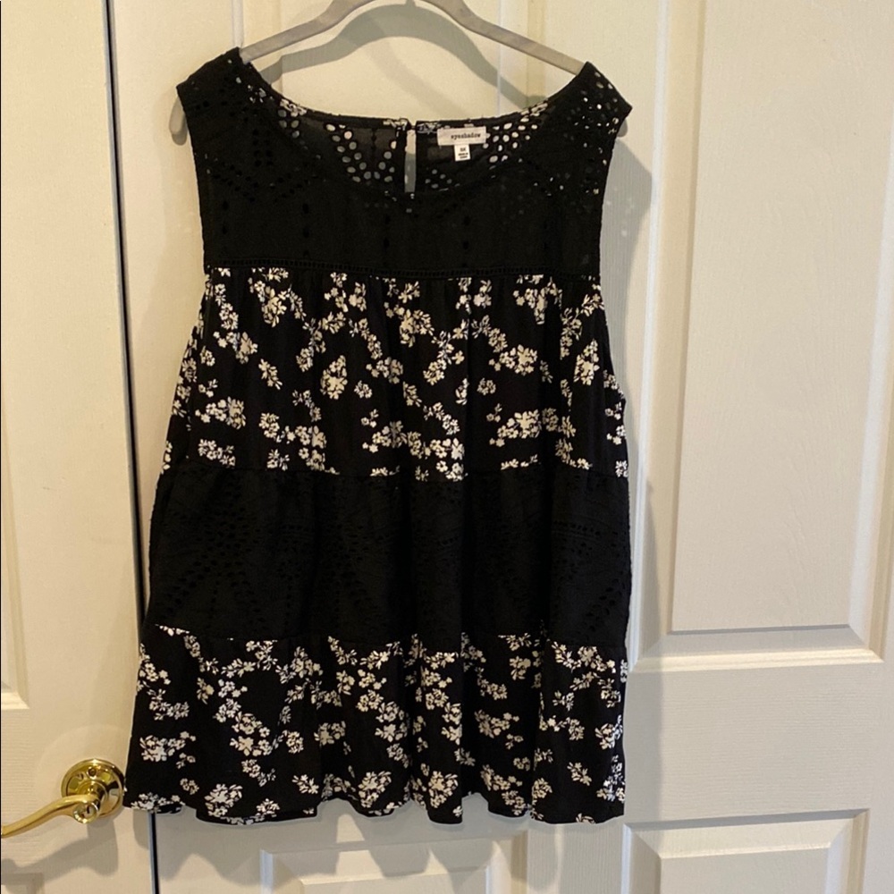Eyeshadow Black and White Tiered Tunic